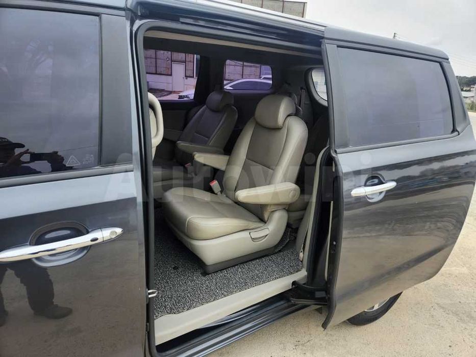 KIA CARNIVAL 9 місць / З пдв