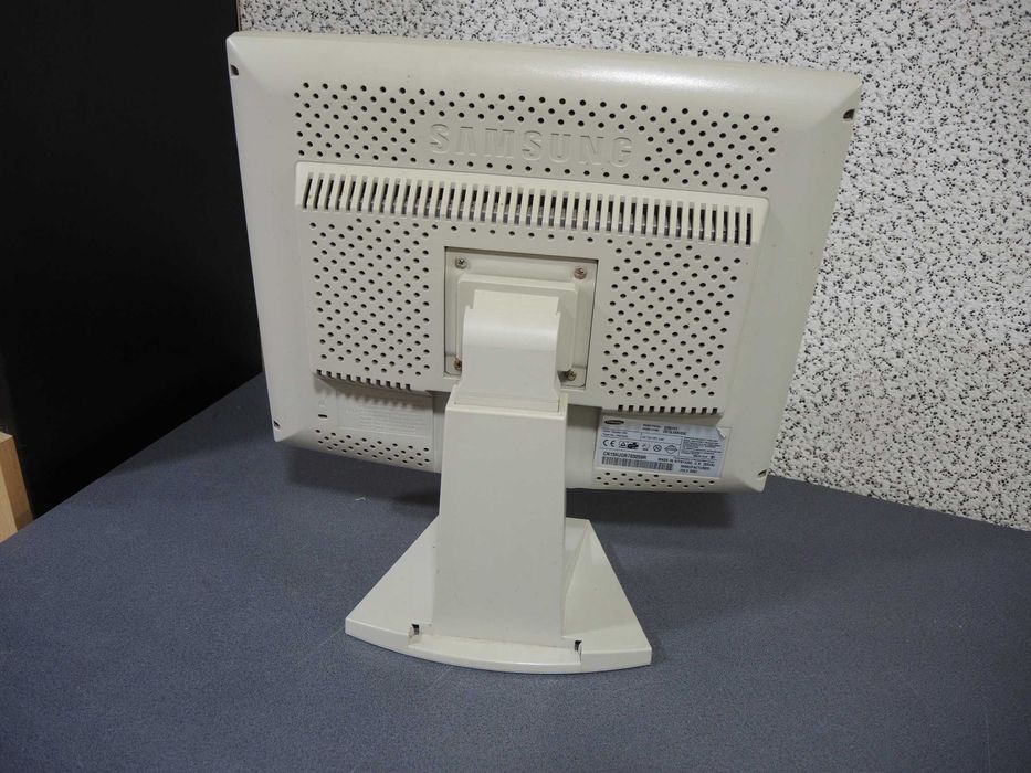 Монитор "Samsung Sync Master 570S TFT", 15 д.