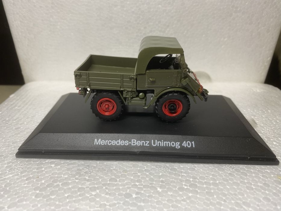Mercedes - Benz Unimog 401 1:64