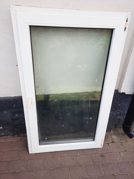 Okno plastikowe uchylne