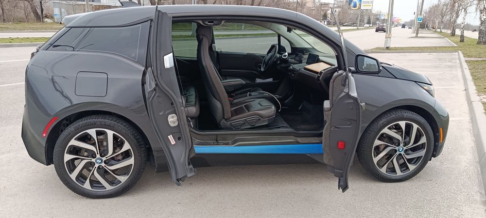 Електро авто bmw i3