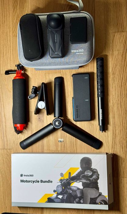 Insta360 X5 Essentials Bundle + Extras + Moto kit | Como Nova
