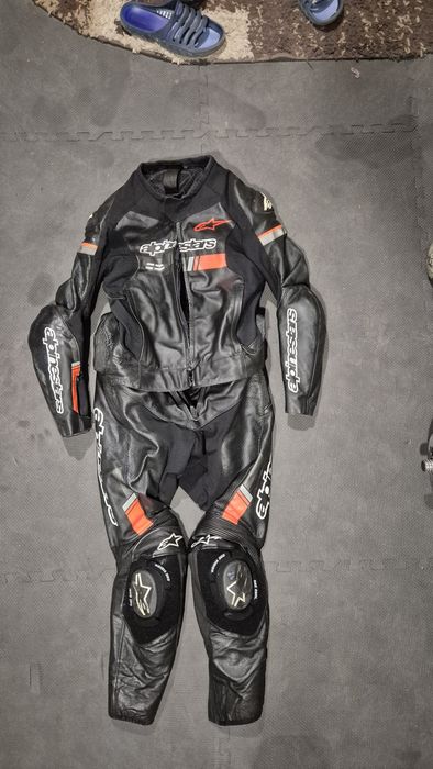 Sprzedam kombinezon marki Alpinestars model Force Chaser 2 PC 
Rozmiar