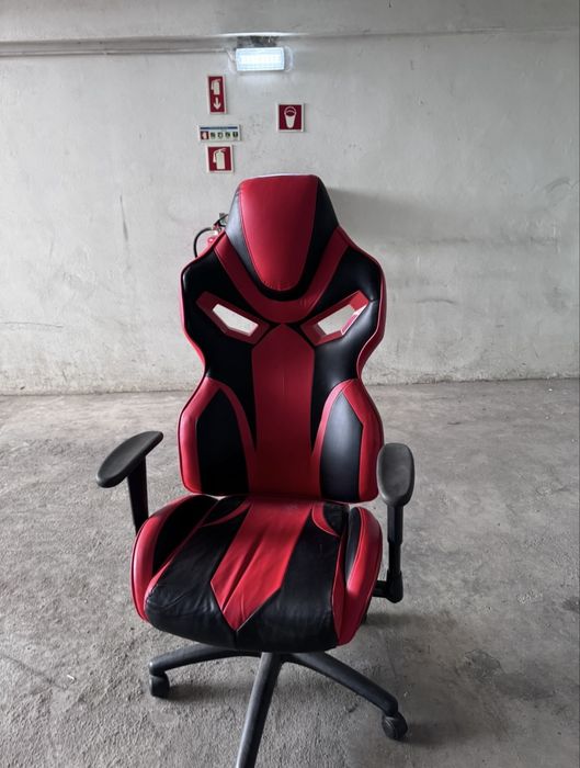 Cadeira Gaming pouco usada