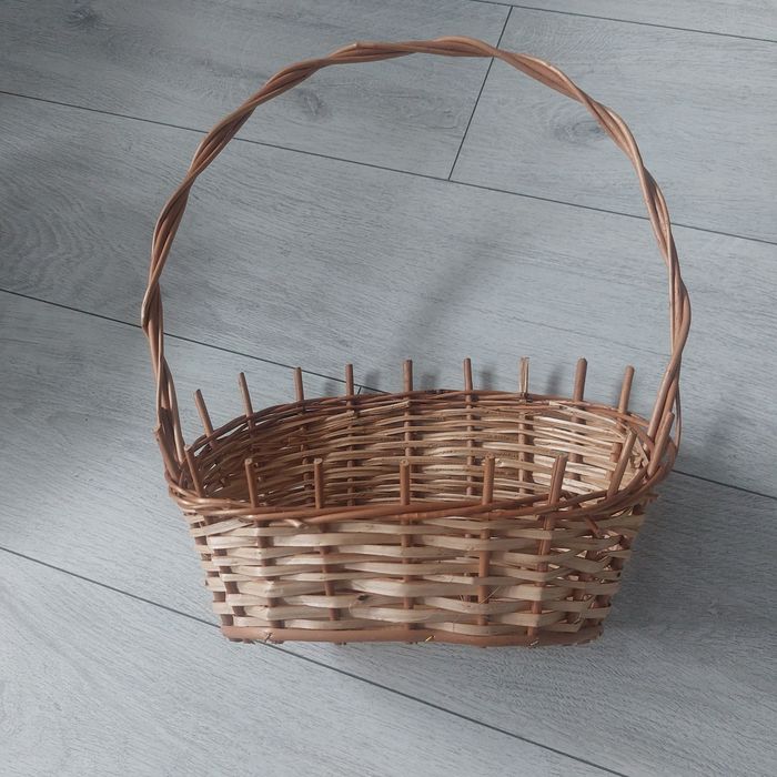 Kosz prezentowy wiklinowy