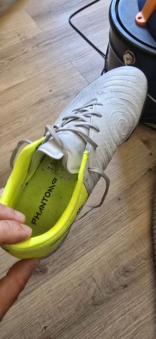 Chuteira Nike para relvado sintético