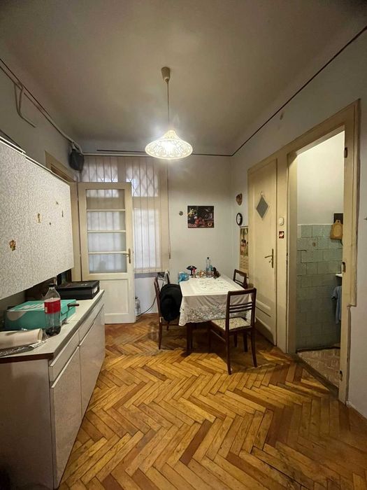 Продаж двокімнатної квартири неподалік вул. Кобилянської