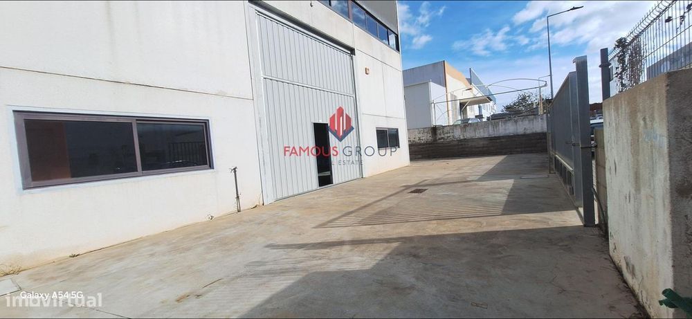 Armazém para serviços e indústria- Pateiro -Lagoa