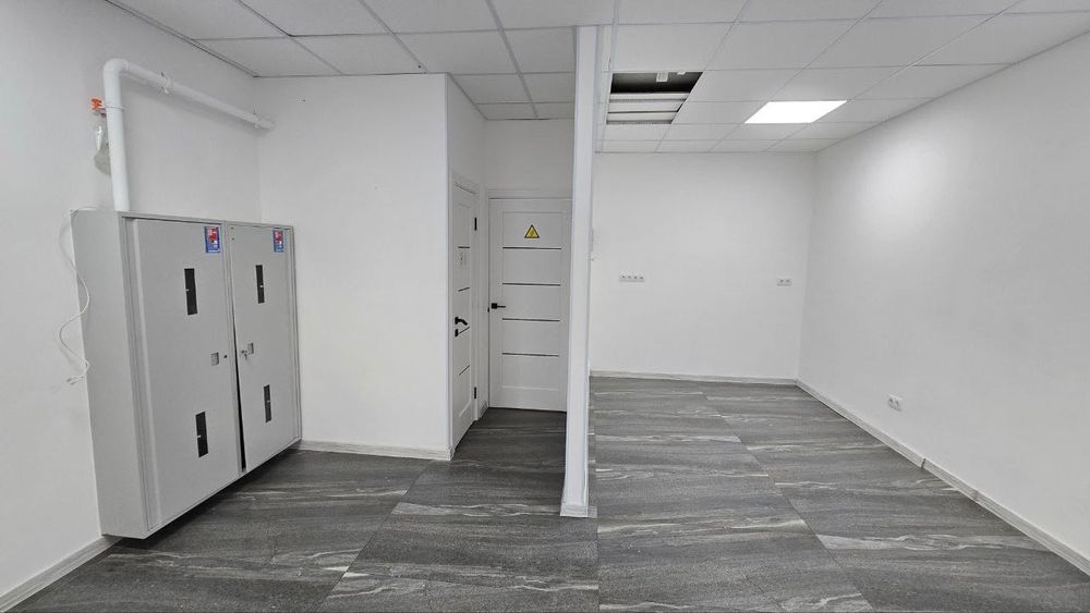 Оренда приміщення 34.2 кв.м  під салон,офіс,Позняки, вул Пчілки 7