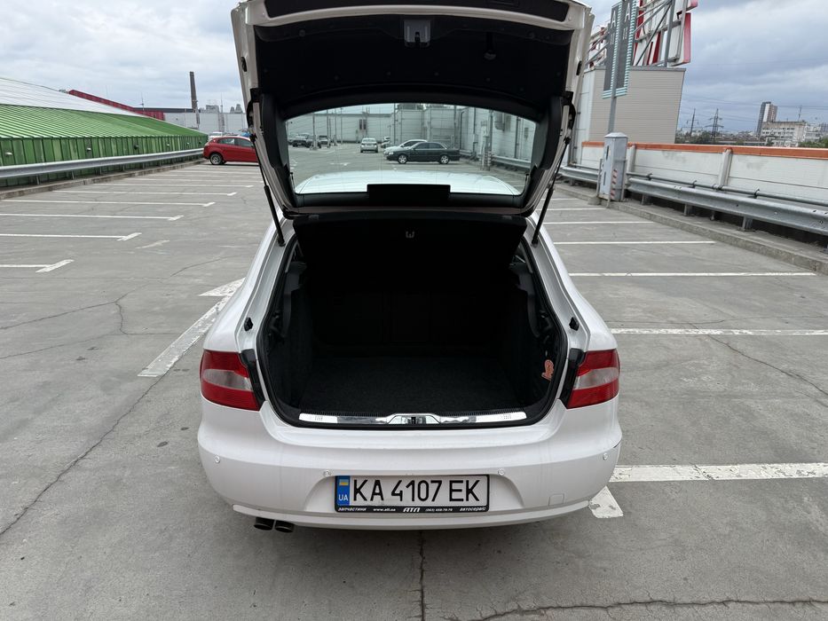 SKODA SUPERB 2012 (флагман, вище клас за OCTAVIA)