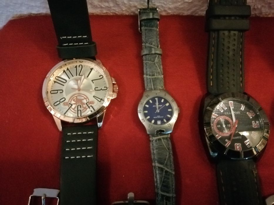 Relogios de homem e Senhora a pilhas e a funcionar.