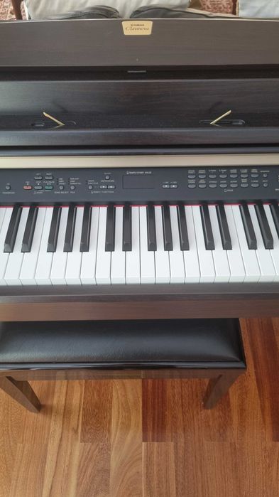 Piano digital Yamaha (Clavinova)