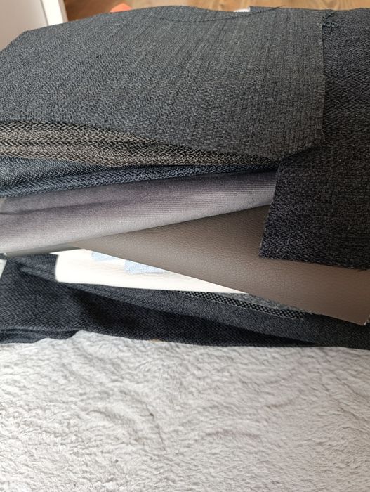 Skrawki materiałów tapicerskich