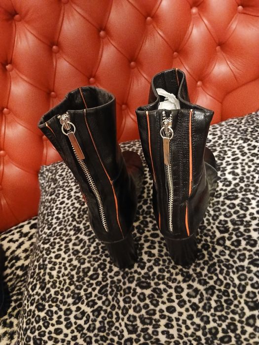 Botins fabulosos em pele