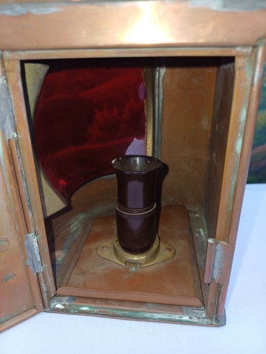 Stara lampa okrętowa