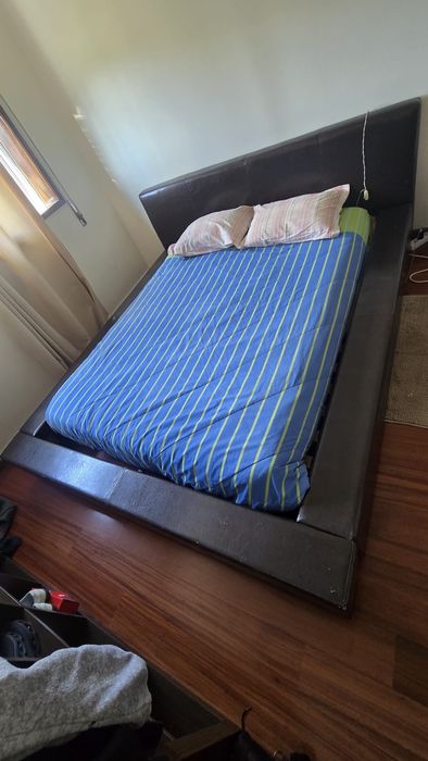 Cama de casal (ofereço)