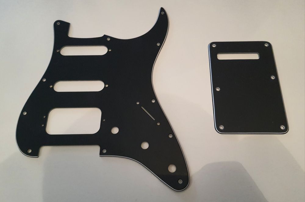 Fender Stratocaser HSS Pickguard Black Stan idealny Nowy