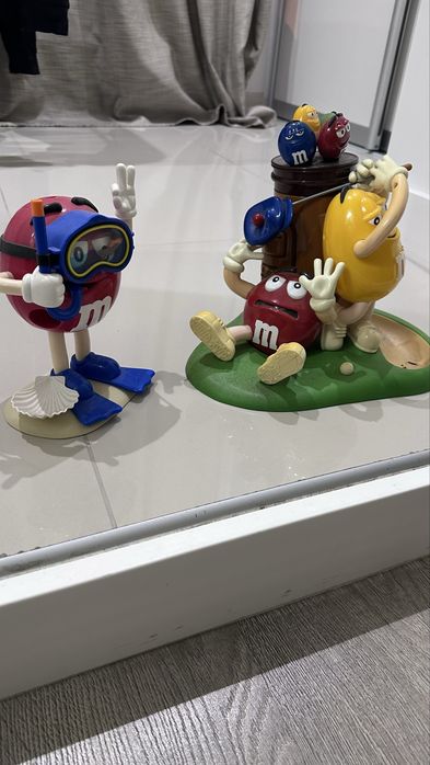 M &M игрушка конфетница