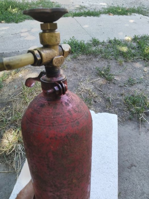 Балон для углекислоты,кислорода на 2 литра