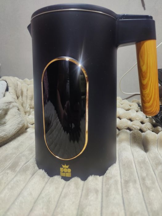 Електрочайник з підігрівом