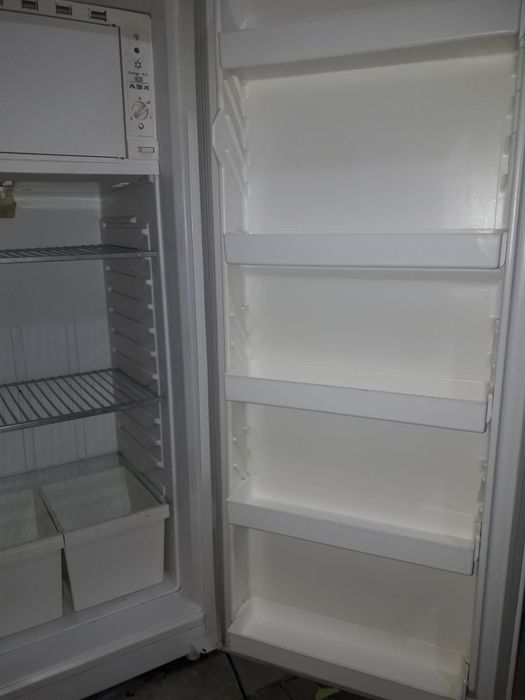 Продам бу холодильник В отличном состоянии всё работает.