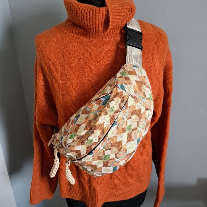 Pojemna nerka damska