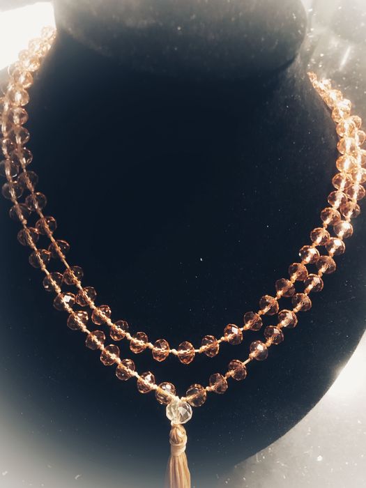 Naszyjnik z kryształków szklanych. Mala