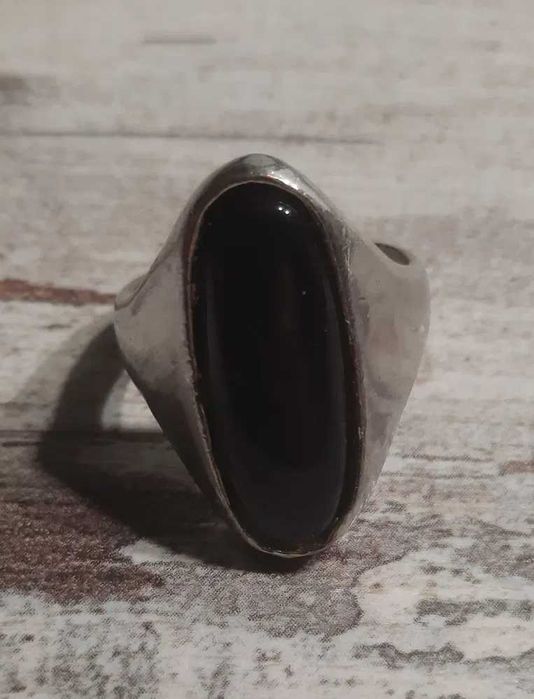 Перстень женский с чёрным агатом Серебро 925 пробы.
