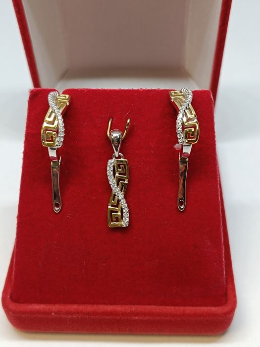 Srebrny komplet kolczyki wisiorek ze wzorem greckim pozłacany, srebro próby 925