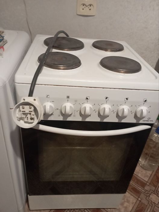 Продам електроплиту Greta