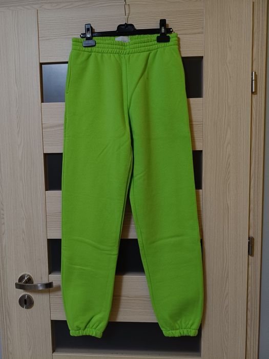 Komplet dresowy w rozmiarze M marki Stone Skirts