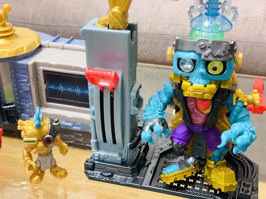 Набор! Treasure X Monster Gold - Mega Monster Lab