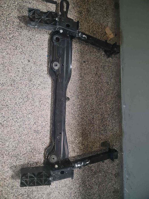 Charriot frente RENAULT Megane IV (B9A/M_)