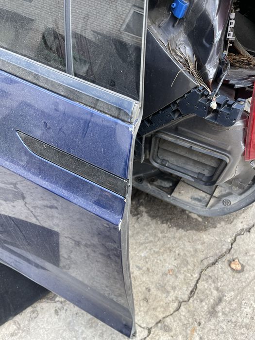 Двері праві задні Tesla Model X Plaid дефектні