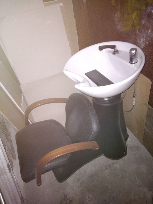 Lavatório  de cabeça  com braços para cabeleireiro