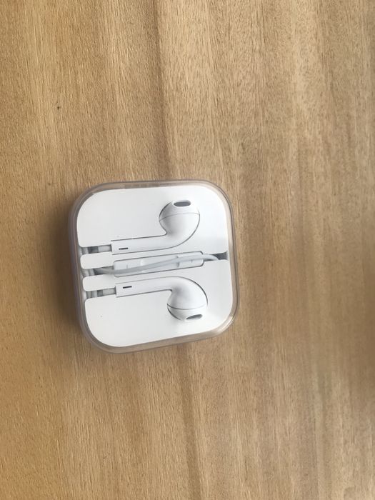 Carregadores e phones aple original (iphone)