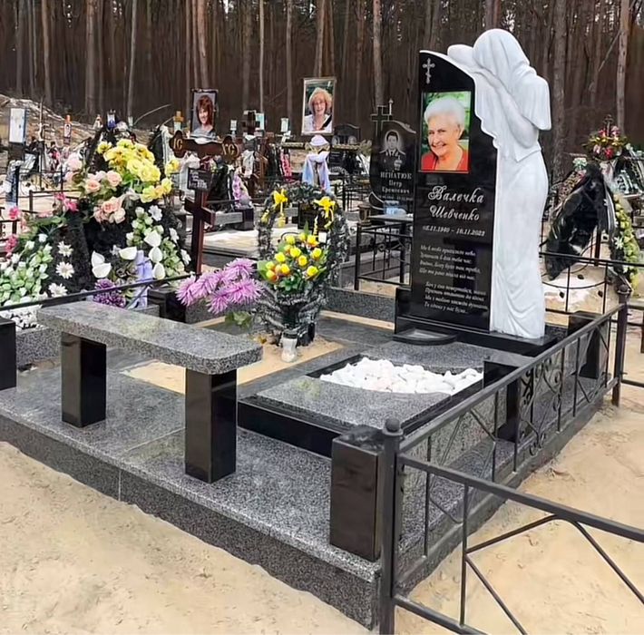 Памятник з установкою під ключ