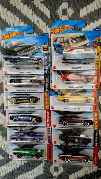 Samochodziki hot wheels