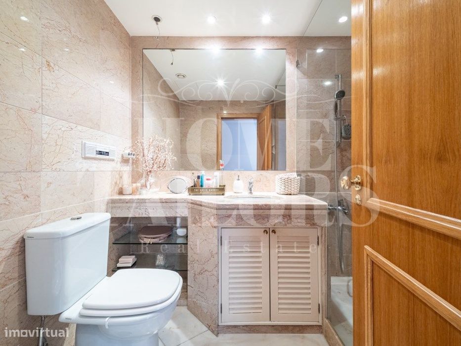 Apartamento T2 com Garagem e Arrecadação , Sala de Estar e Jantar e...