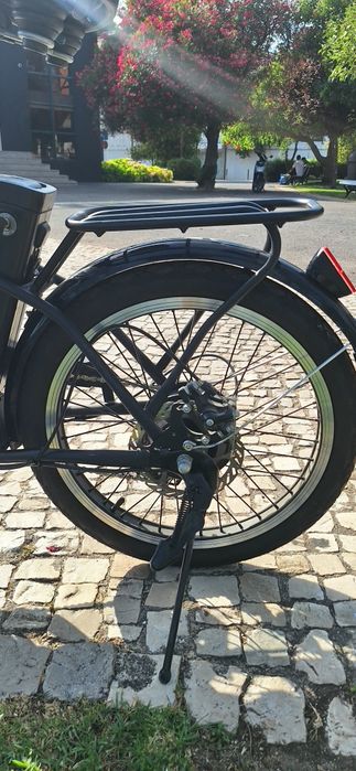 Bicicleta elétrica dobrável