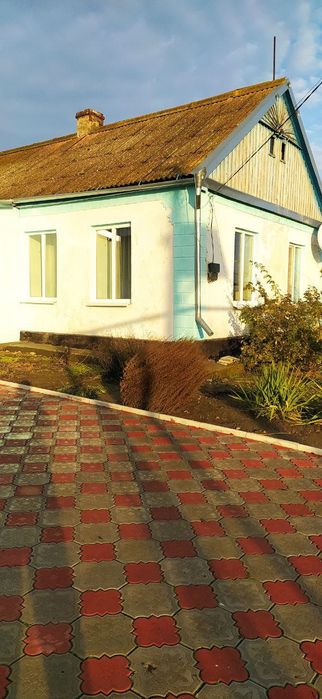 продається будинок