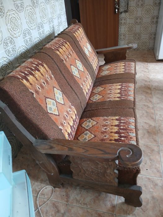 1 sofa 3 lugares  + 2 individuais  estilo tapeteria