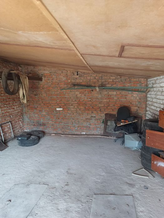 Продам цегляний гараж
