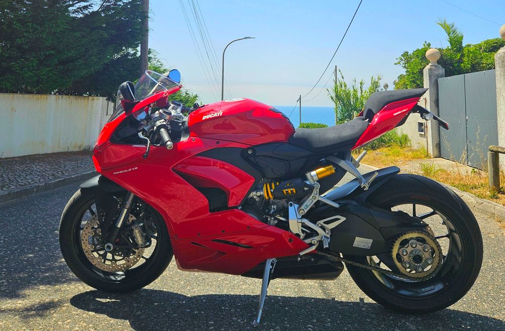 Ducati Panigale V2 2024