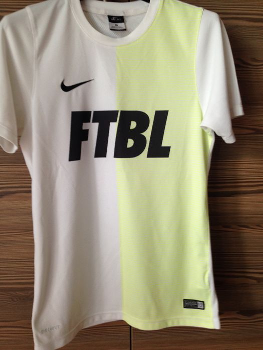 sportowa koszulka NIKE