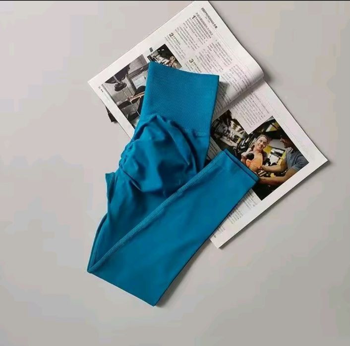 Бірюзові лосіни, розмір с,нові, плотні