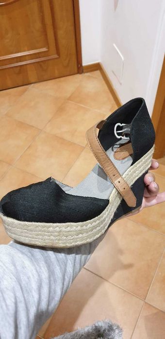 Sapatos cunha pretos Tommy Hilfiger