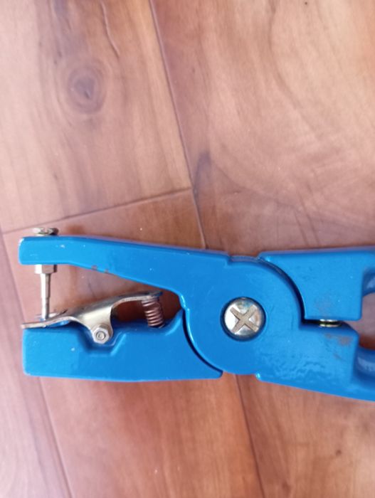 Kolczykownica dla bydła