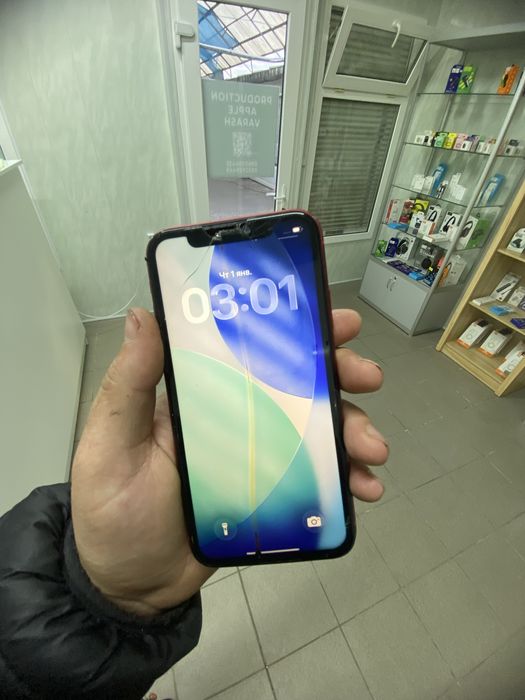iPhone 11 64gb Product red