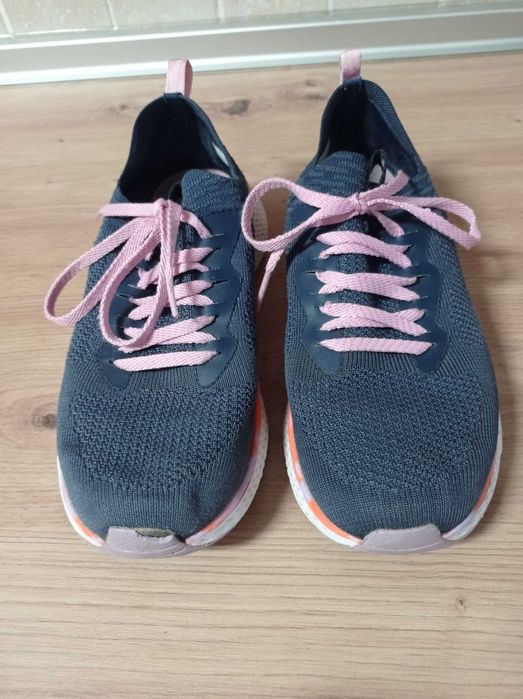 Ténis skechers usados